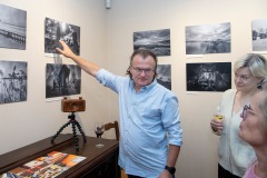 Fotožurnalisto Pauliaus Lileikio fotografijų parodos „Camera Obscura. Miražai“ atidarymo vakaras M. K. Čiurlionio namuose. Nuotr. Leonardas Skirpstas