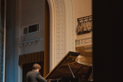 „M. K. Čiurlionio gimtadieniui“ pianisto SZYMON NEHRING rečitalis Filharmonijoje. Nuotr. D. Rudėnaitė.