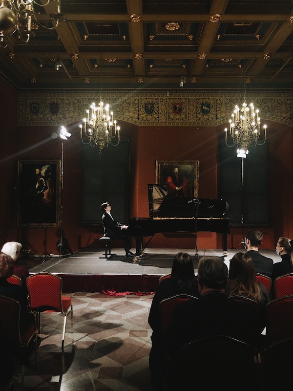 Pianisto Dmitry Mayboroda koncerto įrašas – jau Čiurlionio namų “YouTube” kanale